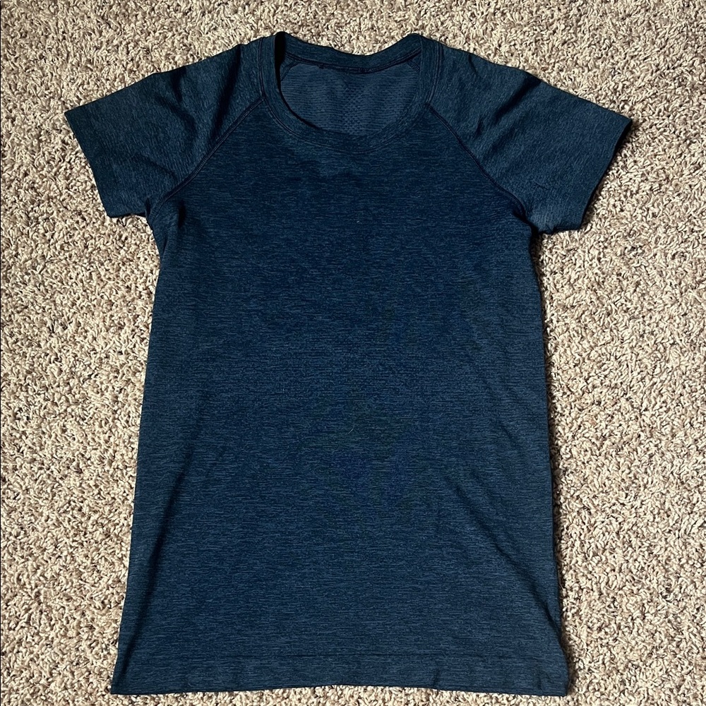 Lululemon true navy swiftly tech